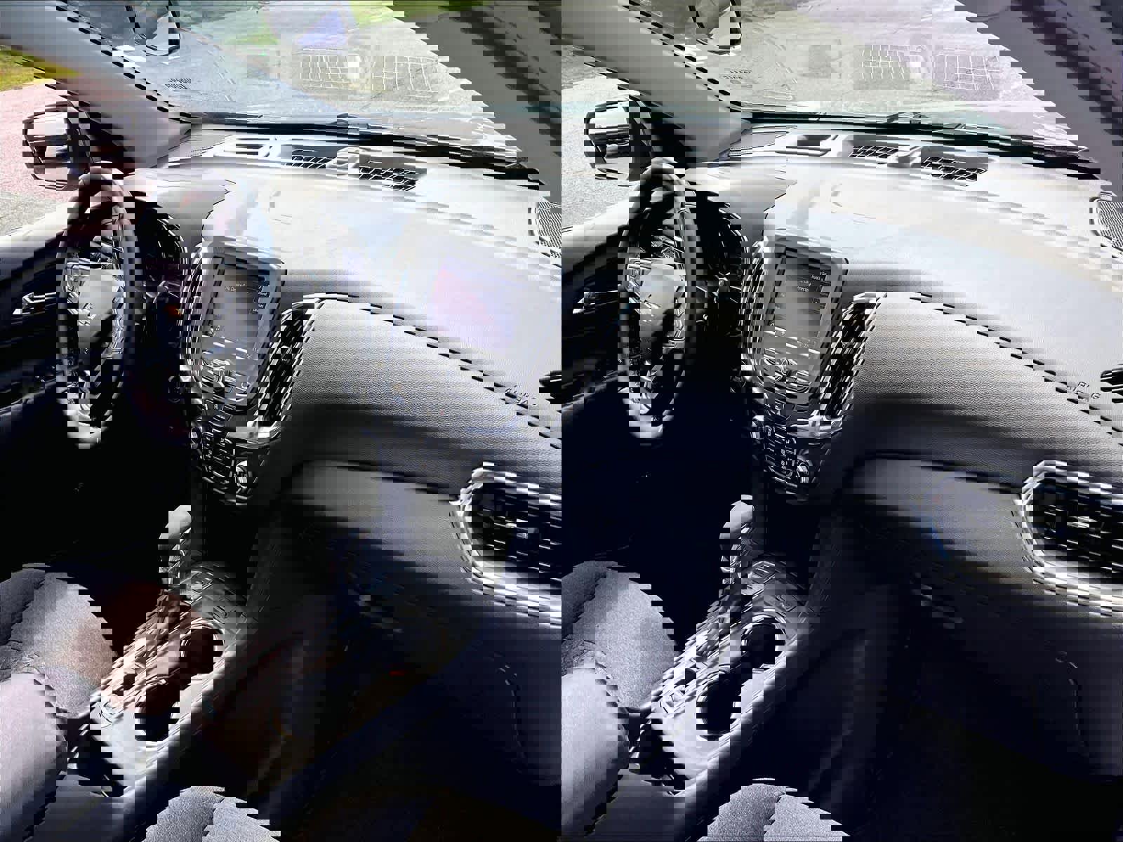 Used 2024 Chevrolet Equinox LT AWD/4WD image 14