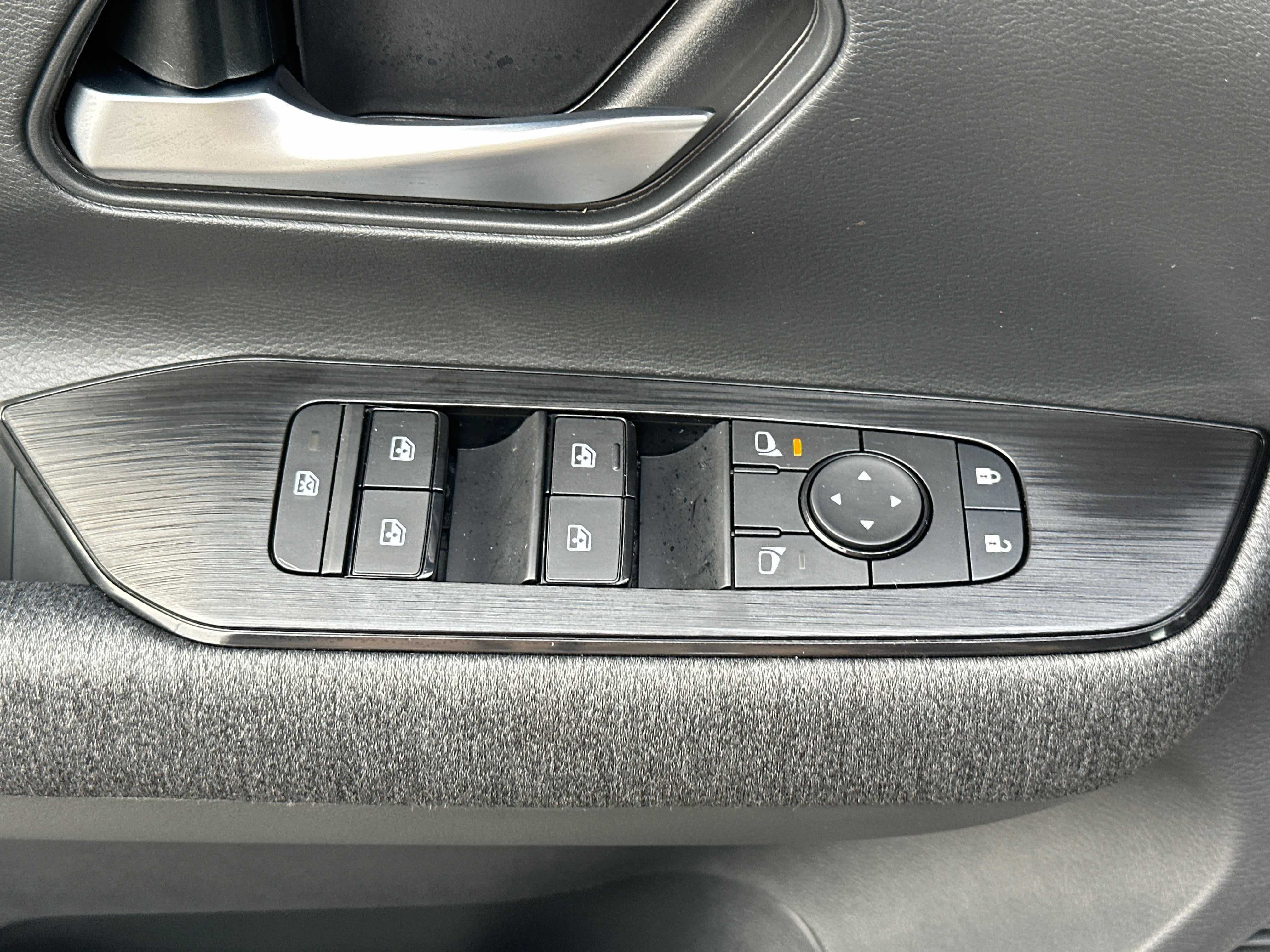 New 2026 Nissan Kicks SV AWD/4WD image 19