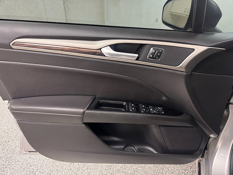 Used 2013 Ford Fusion Energi SE w/ Driver Assist Pkg FWD image 9