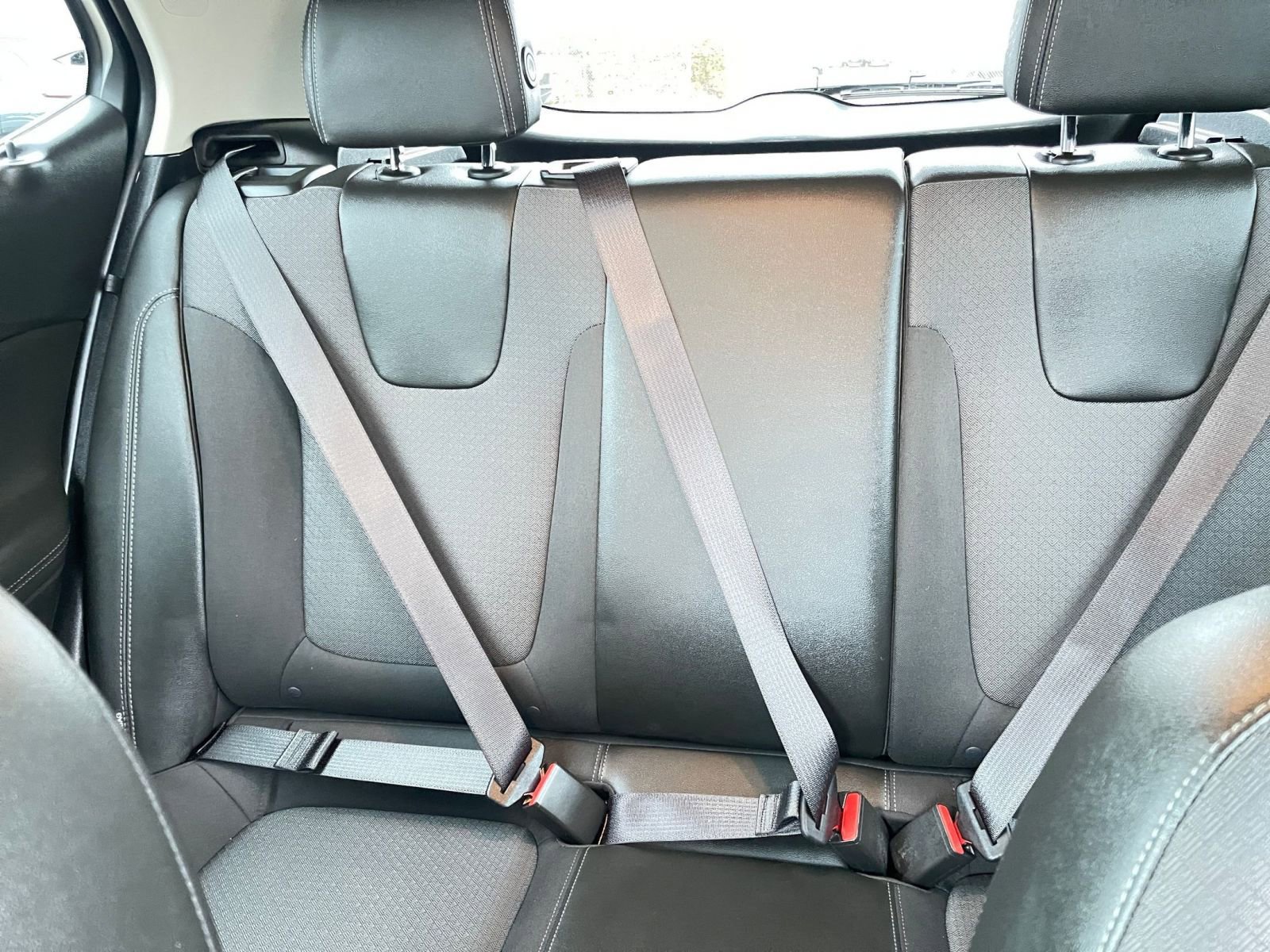 Used 2025 Buick Encore GX Preferred image 39