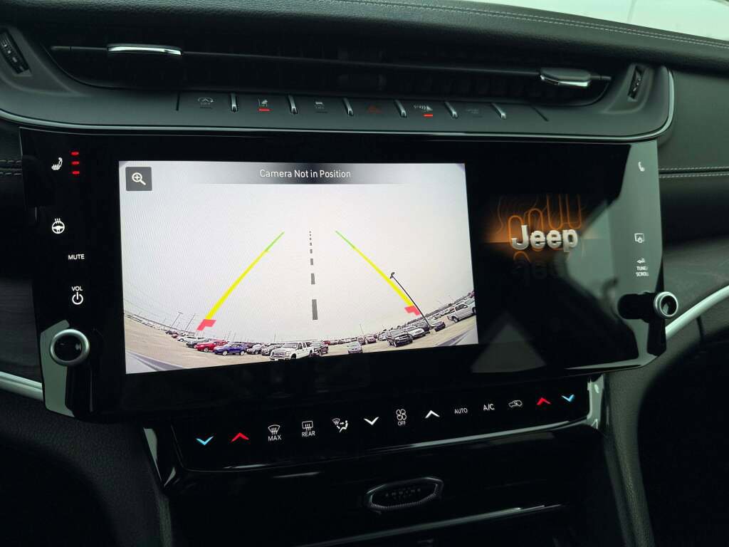 New 2026 Jeep Grand Cherokee Altitude image 33