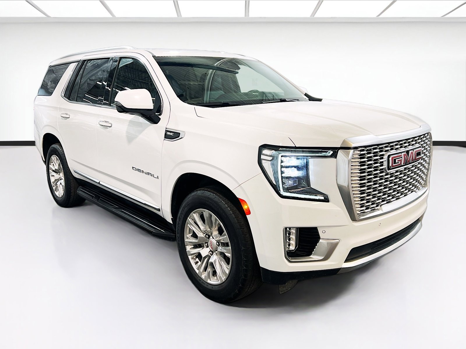 Used 2024 GMC Yukon Denali RWD image 3