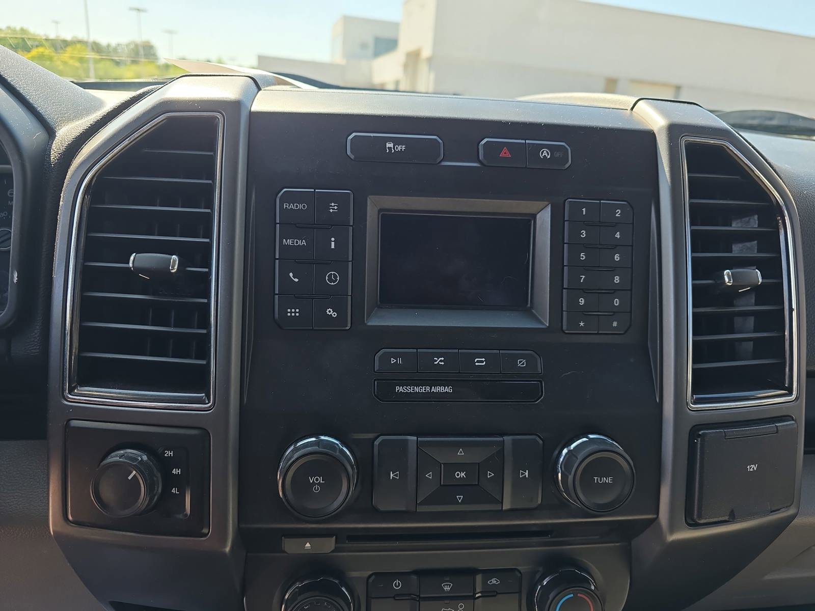 Used 2018 Ford F150 XLT AWD/4WD image 21