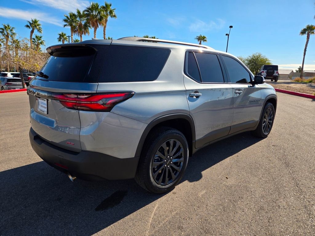 Used 2023 Chevrolet Traverse RS FWD image 5