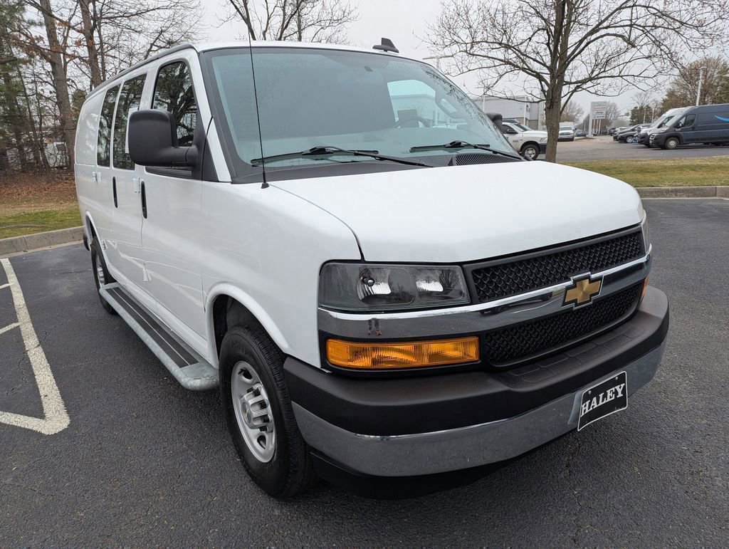 Used 2024 Chevrolet Express 2500 w/ Driver Convenience Package image 3