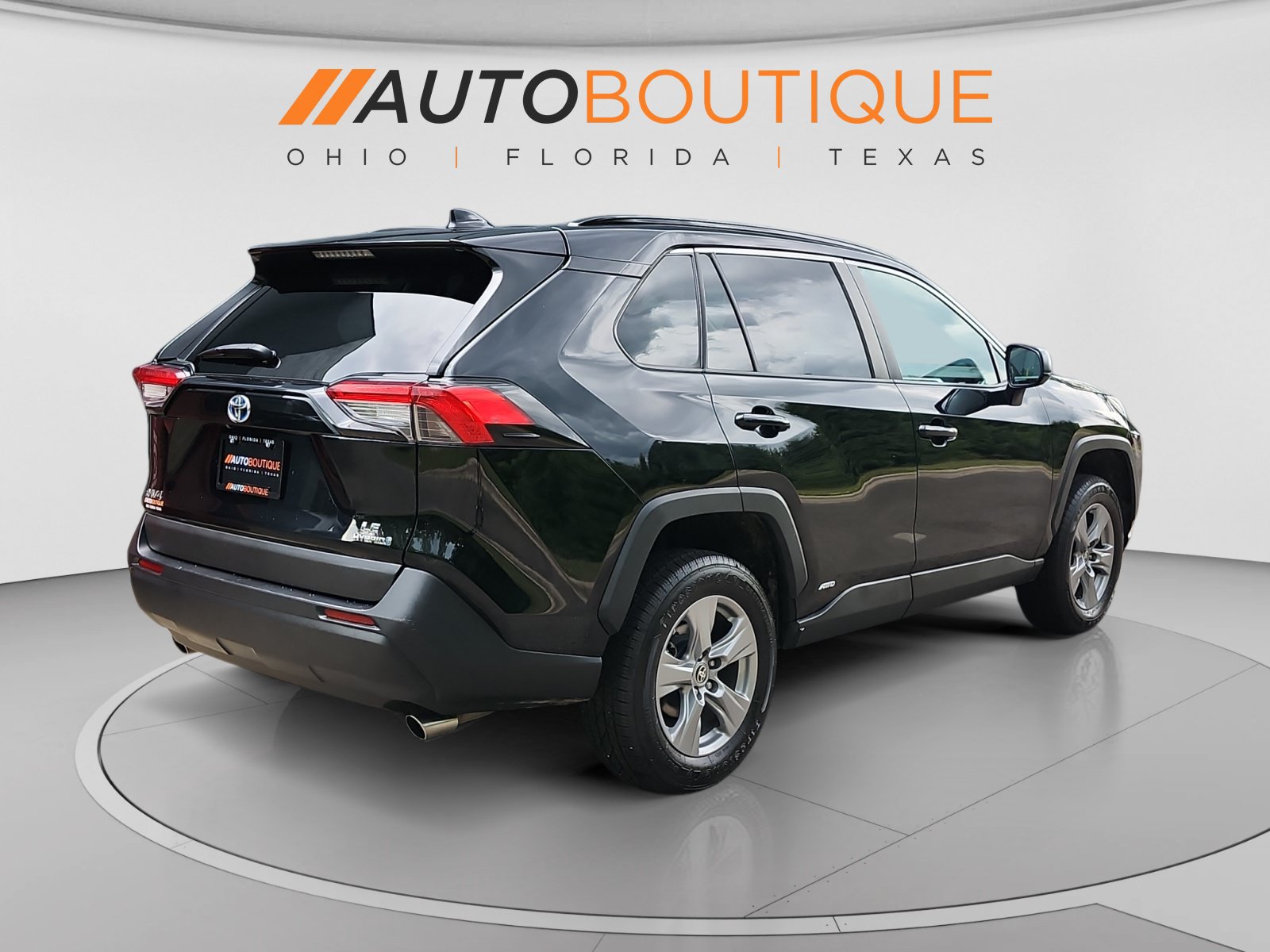 Used 2023 Toyota RAV4 LE AWD/4WD image 5