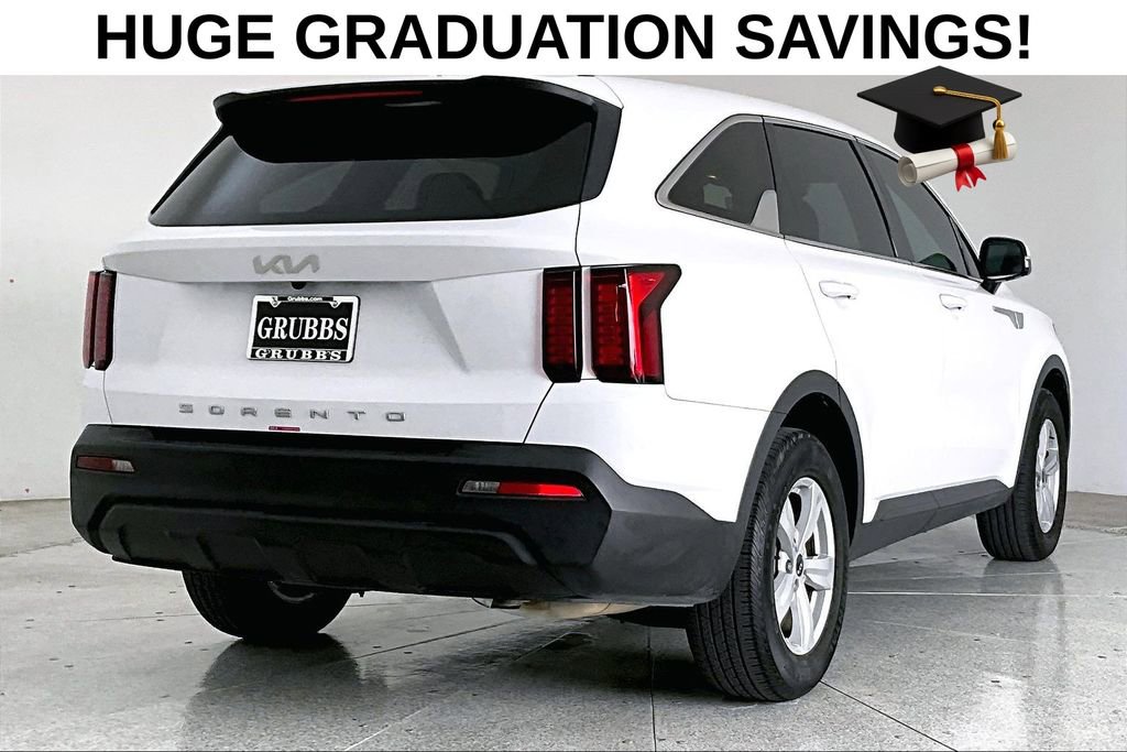 Used 2022 Kia Sorento LX FWD image 14