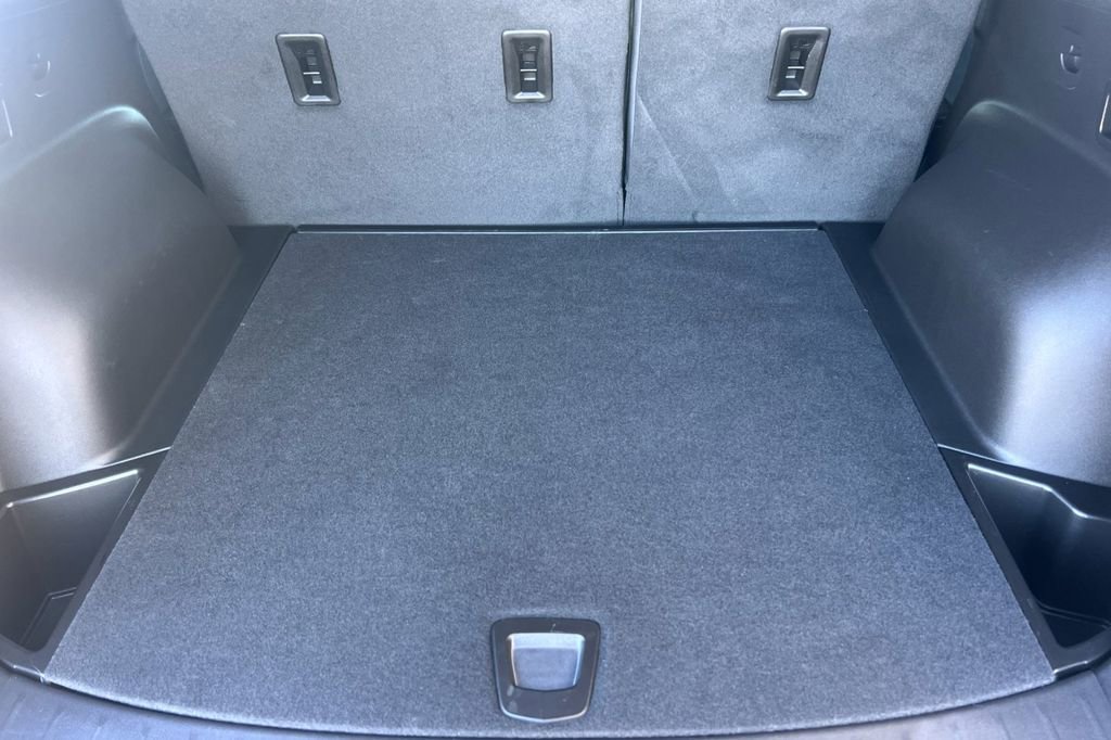 Used 2025 Chevrolet Blazer LT image 17