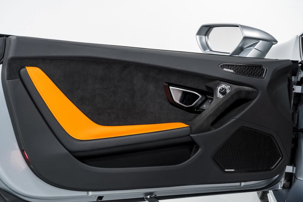 Used 2023 Lamborghini Huracan Tecnica RWD image 9