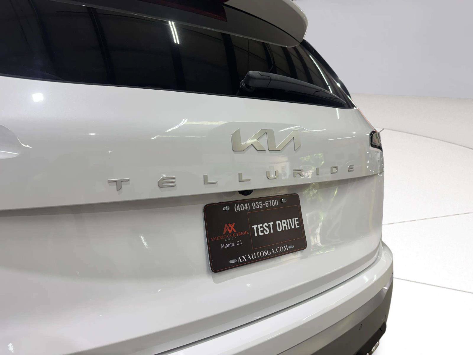 Used 2023 Kia Telluride EX w/ EX Captain's Chair Package FWD image 17