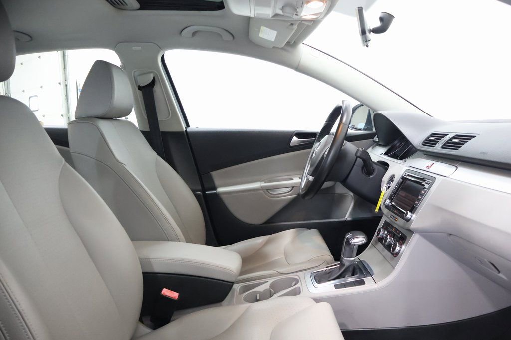 Used 2010 Volkswagen Passat Komfort image 21