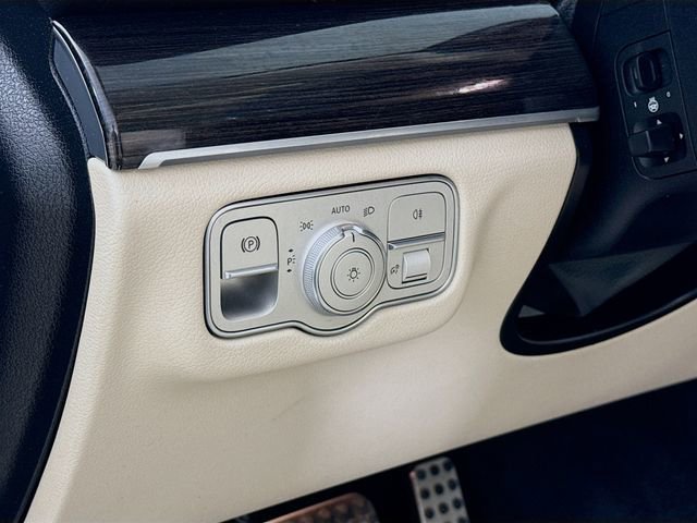 Used 2022 Mercedes-Benz GLS 450 4MATIC image 10