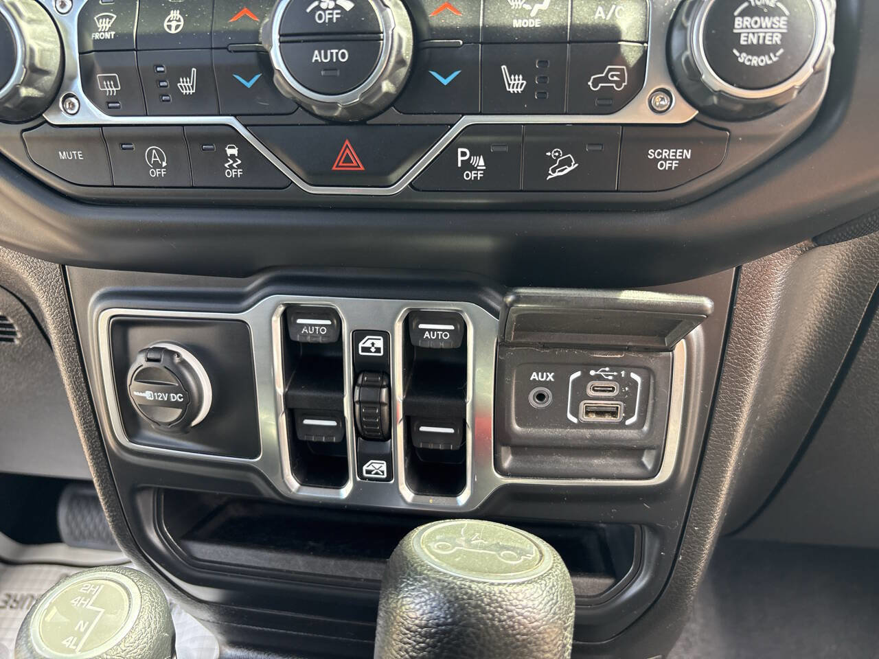 Used 2018 Jeep Wrangler Unlimited Sport S AWD/4WD image 21