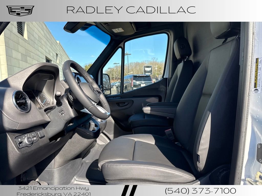 Used 2024 Mercedes-Benz eSprinter 170 Cargo image 11