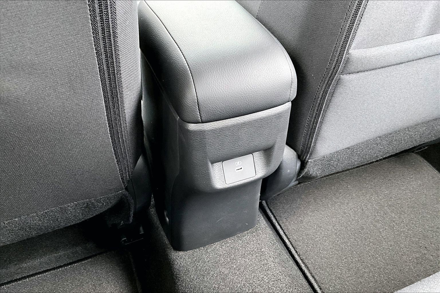 Used 2025 Nissan Versa SV w/ Trunk Package image 2