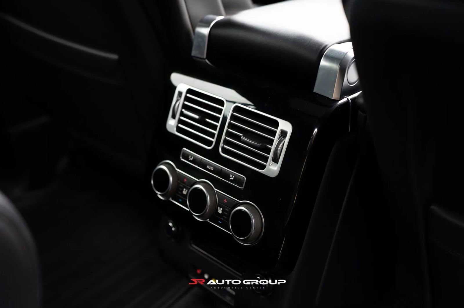 Used 2015 Land Rover Range Rover Supercharged image 11