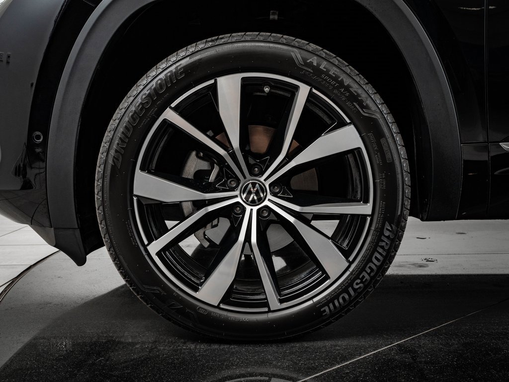 Used 2025 Volkswagen Atlas SEL Premium R-Line image 13