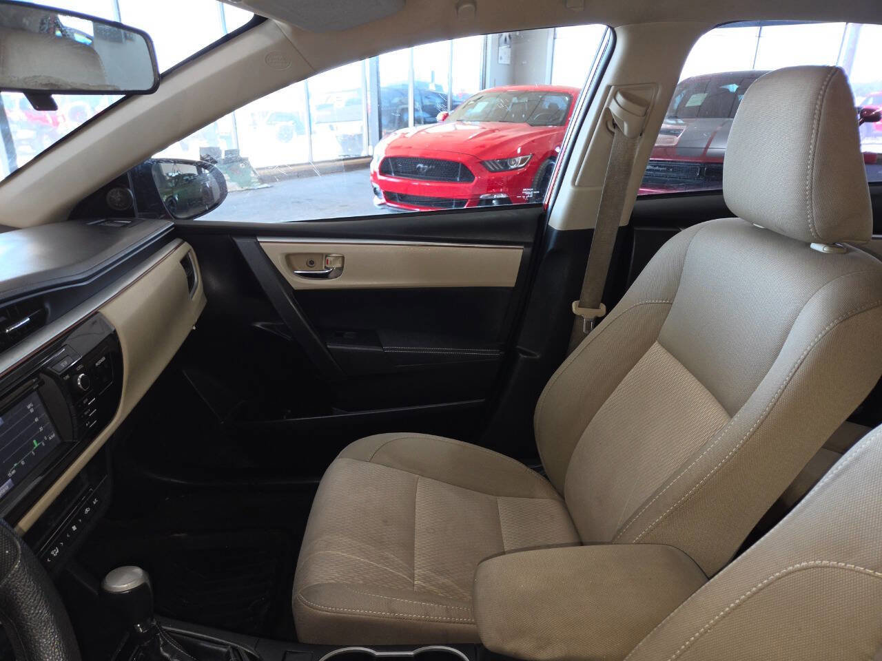 Used 2015 Toyota Corolla LE FWD image 15