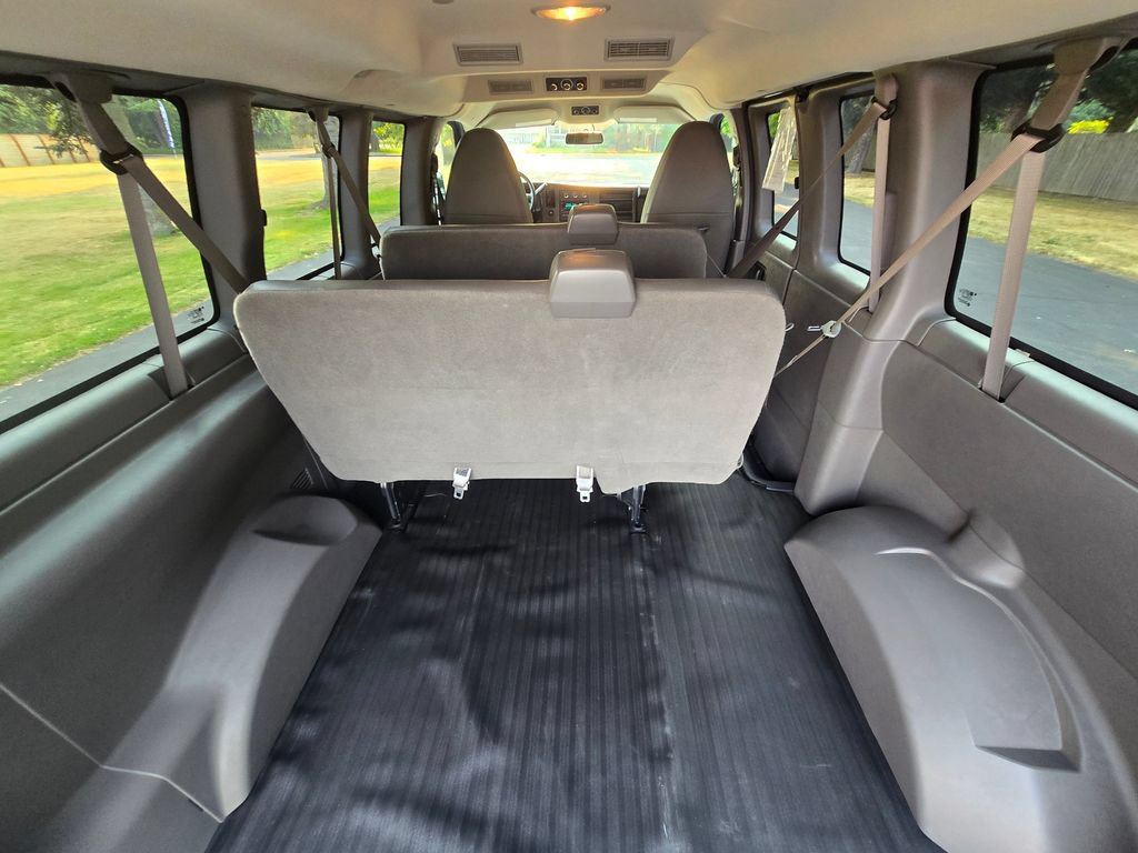 Used 2015 Chevrolet Express 2500 LS RWD image 19