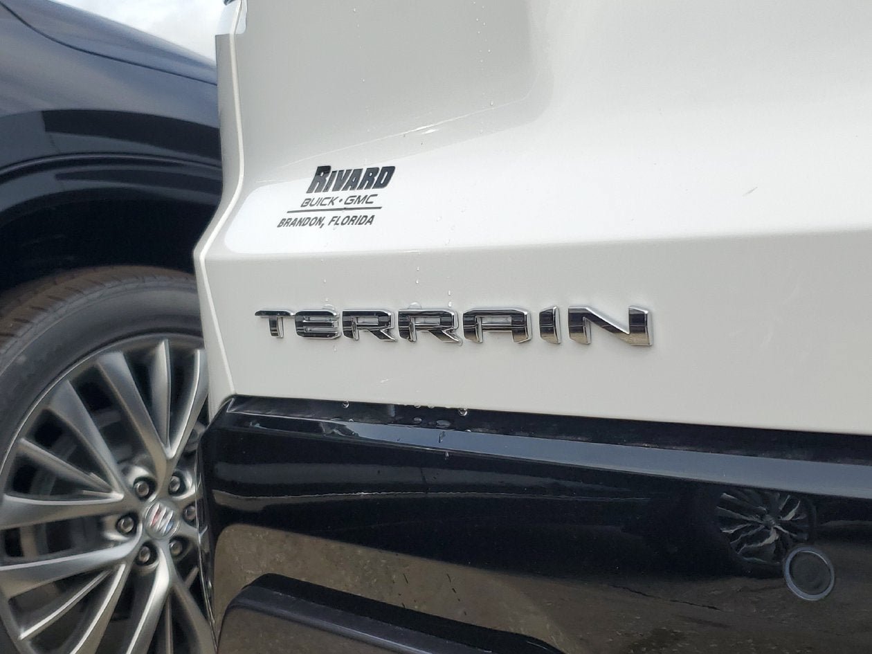 New 2027 GMC Terrain AT4 w/ Technology Package II AWD/4WD image 8