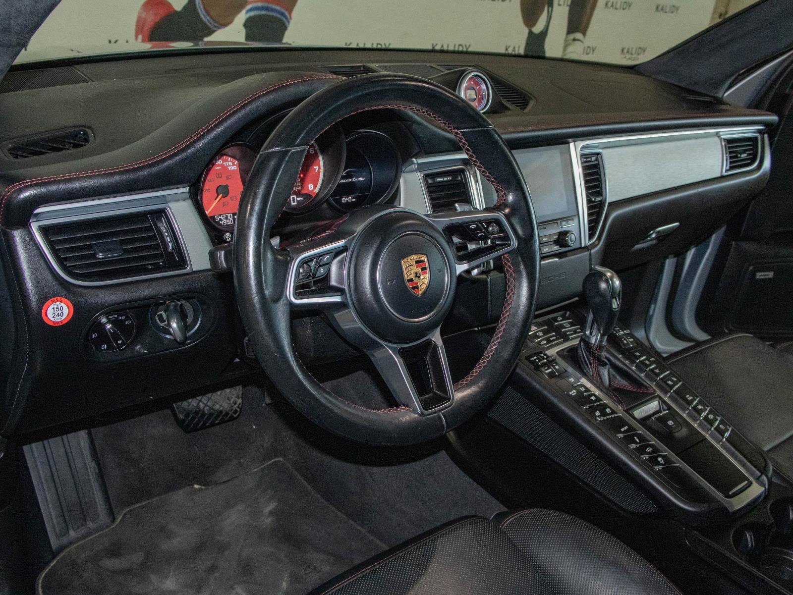 Used 2017 Porsche Macan Turbo image 6