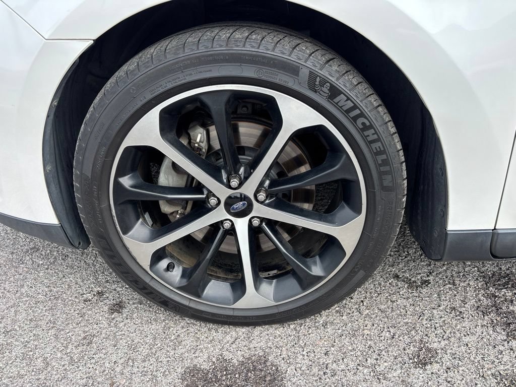 Used 2015 Ford Taurus SHO w/ Equipment Group 401A AWD/4WD image 8