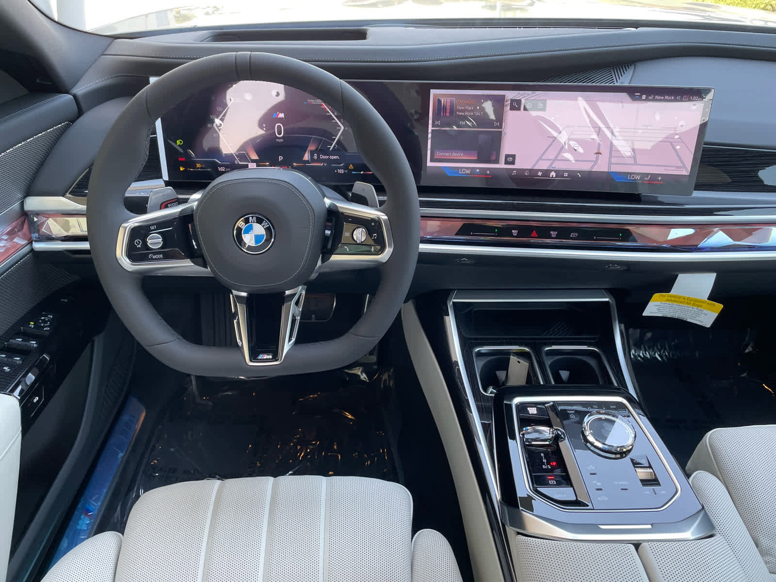 New 2025 BMW 740i w/ Executive Package image 14