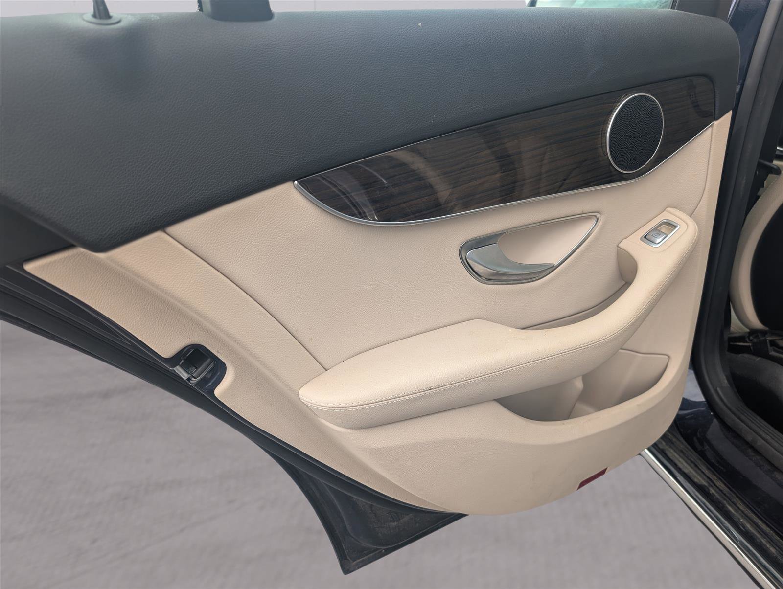 Used 2017 Mercedes-Benz C 300 4MATIC Sedan image 30
