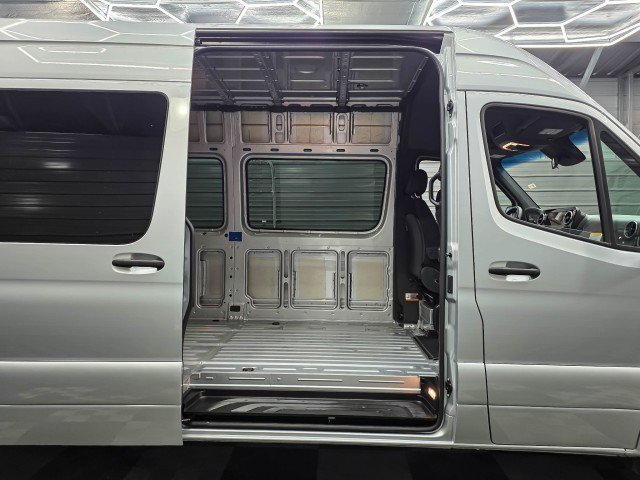 Used 2023 Mercedes-Benz Sprinter 3500 image 13