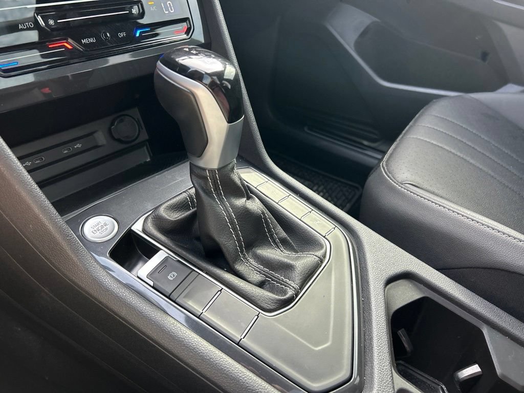 Certified 2023 Volkswagen Tiguan SE R-Line FWD image 37