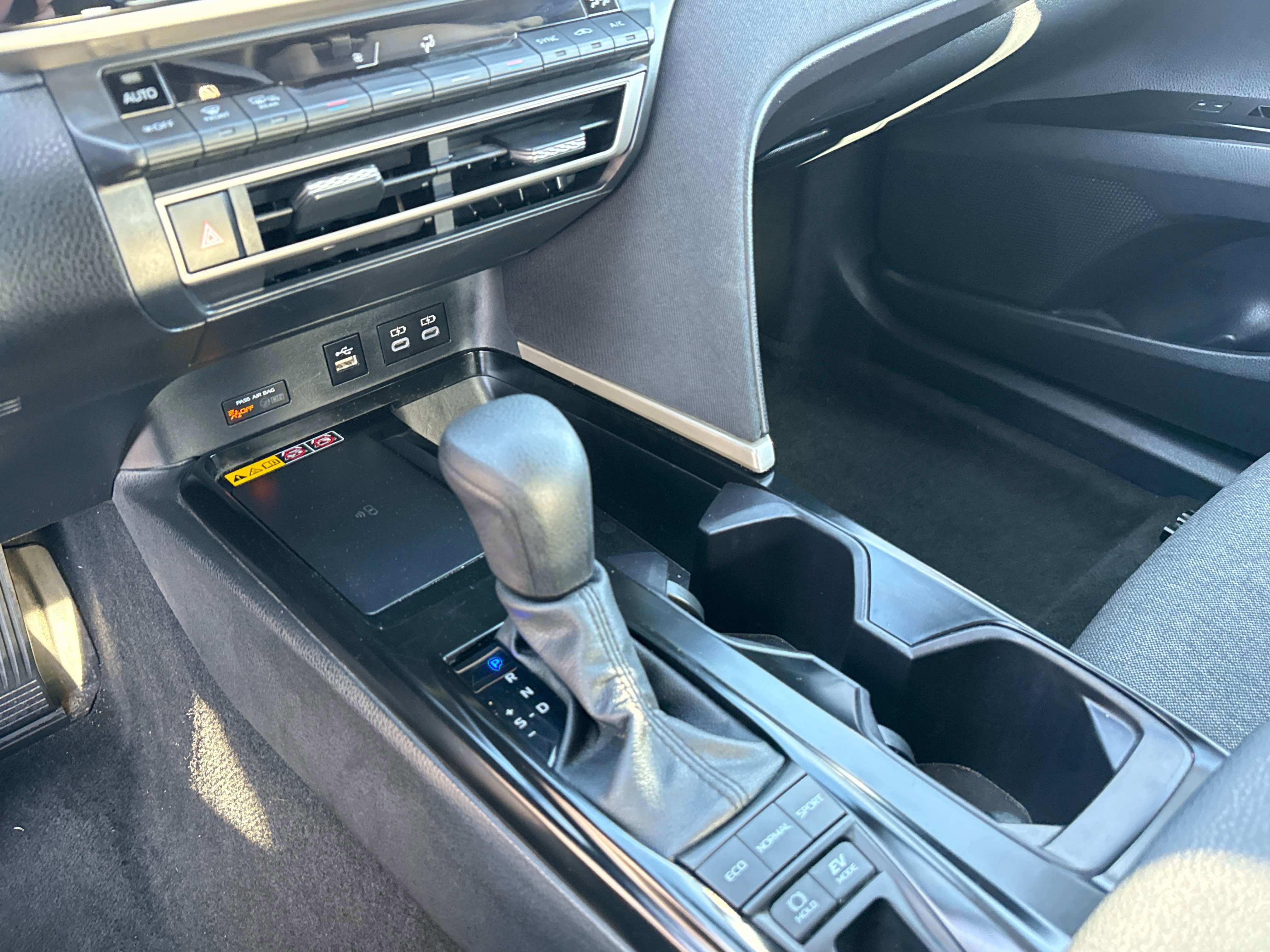 Used 2025 Toyota Camry LE FWD image 20
