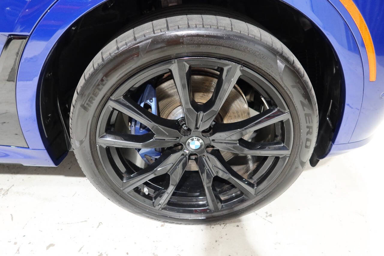 Used 2025 BMW X7 M60i AWD/4WD image 42