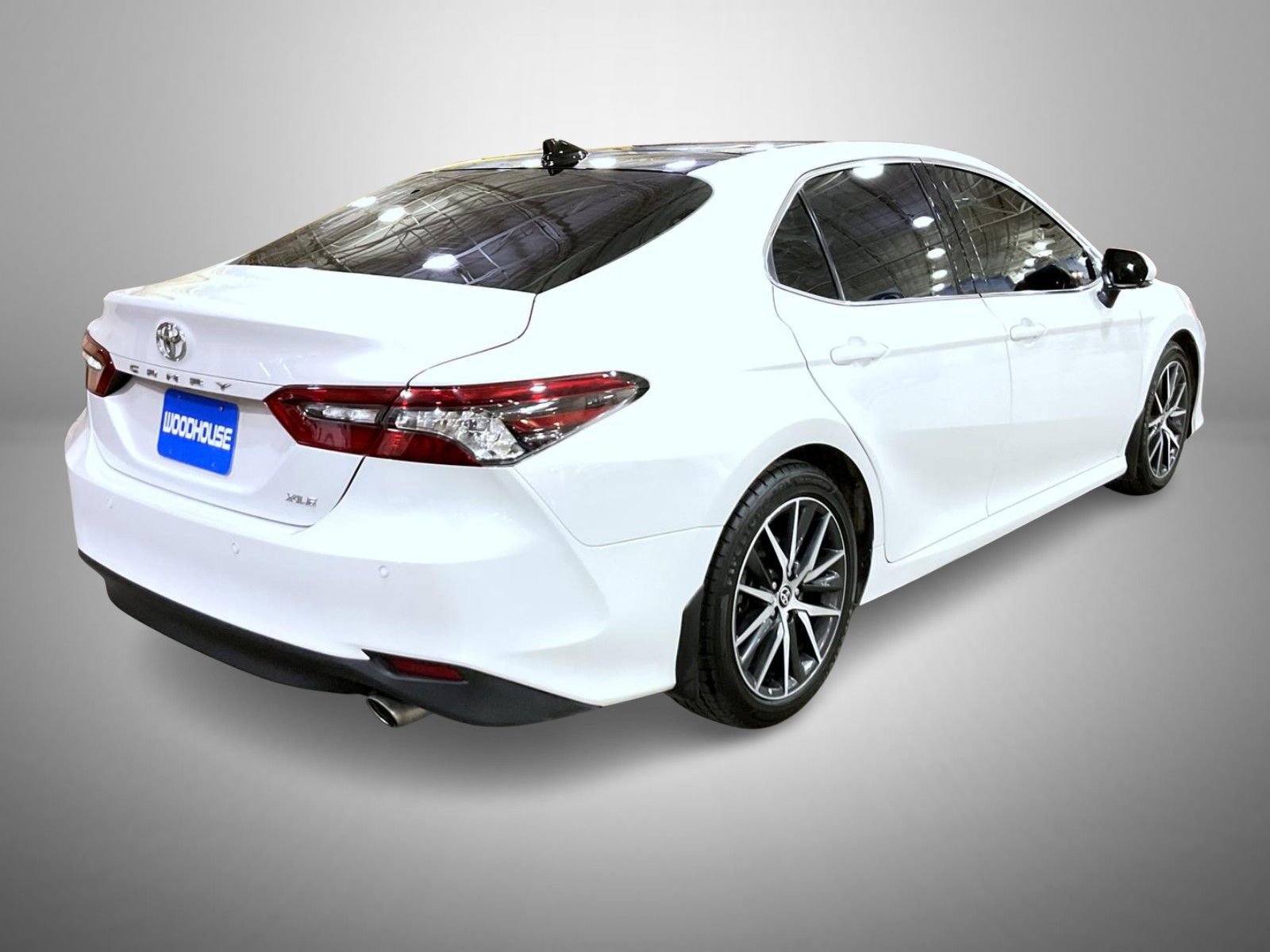 Used 2023 Toyota Camry XLE w/ Navigation Package image 5