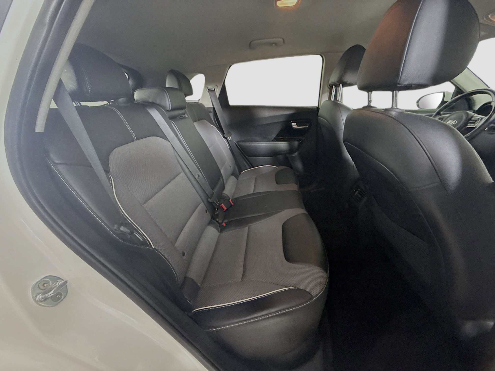 Used 2020 Kia Niro EX w/ Cold Weather Package image 27