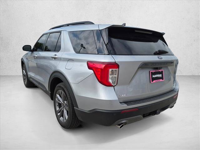 Certified 2022 Ford Explorer XLT w/ Equipment Group 202A AWD/4WD image 5