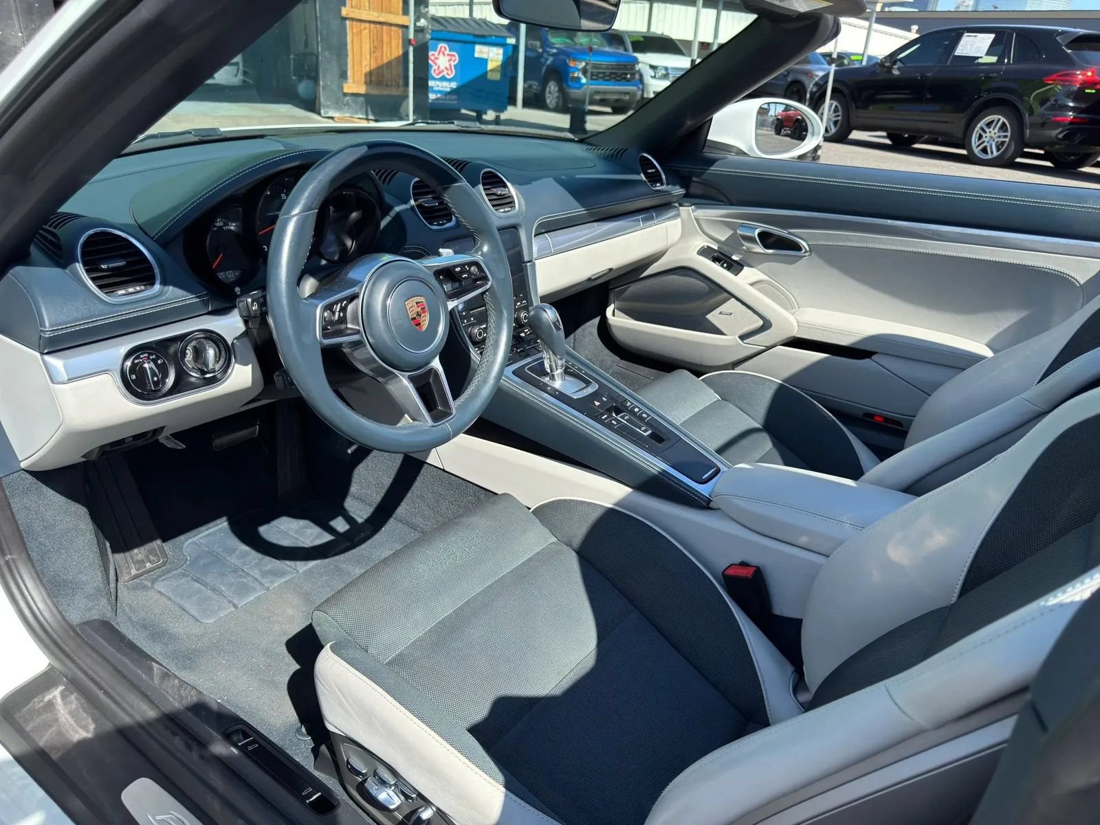 Used 2020 Porsche 718 Boxster RWD image 12