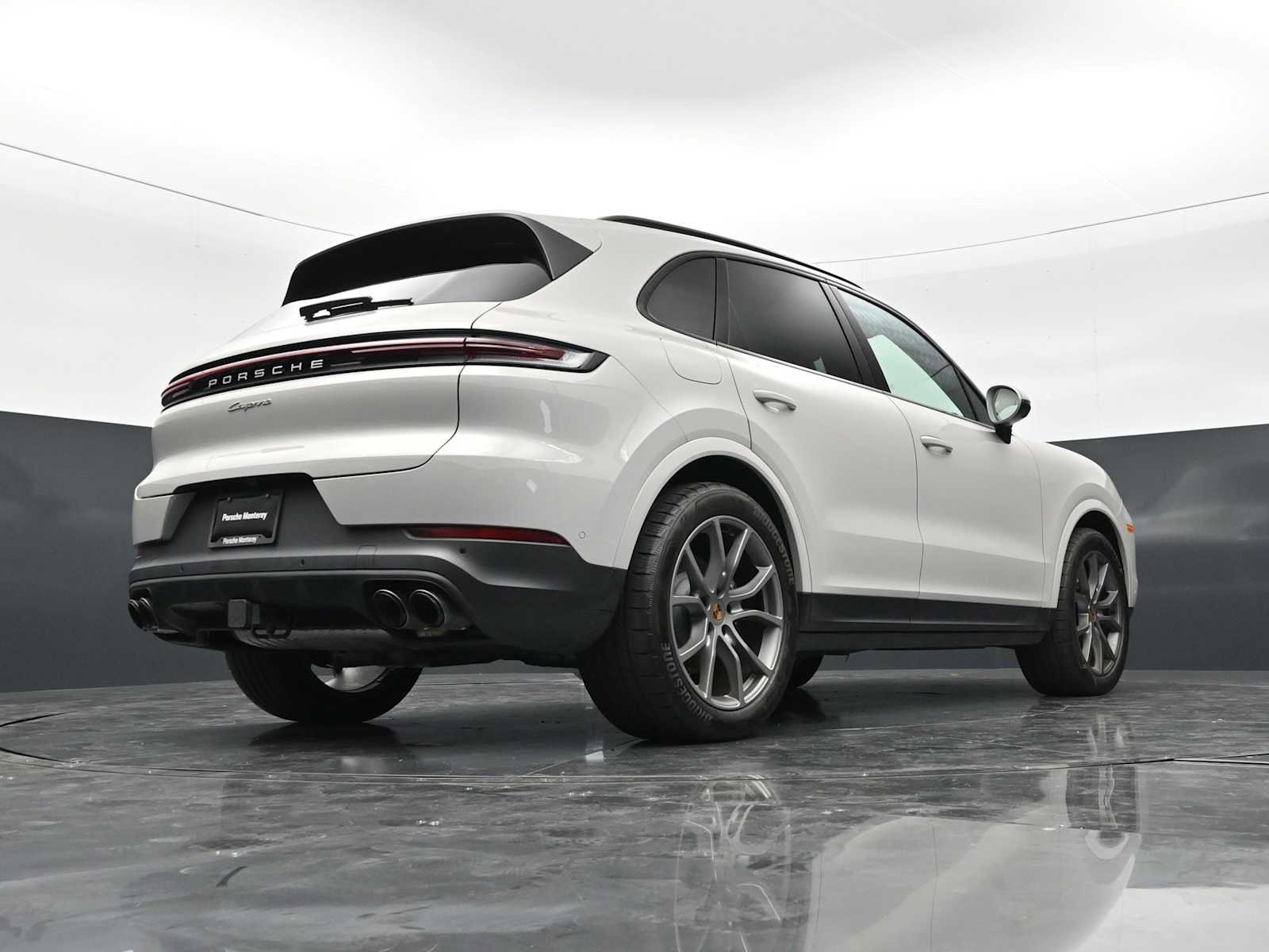 Certified 2025 Porsche Cayenne AWD/4WD image 39