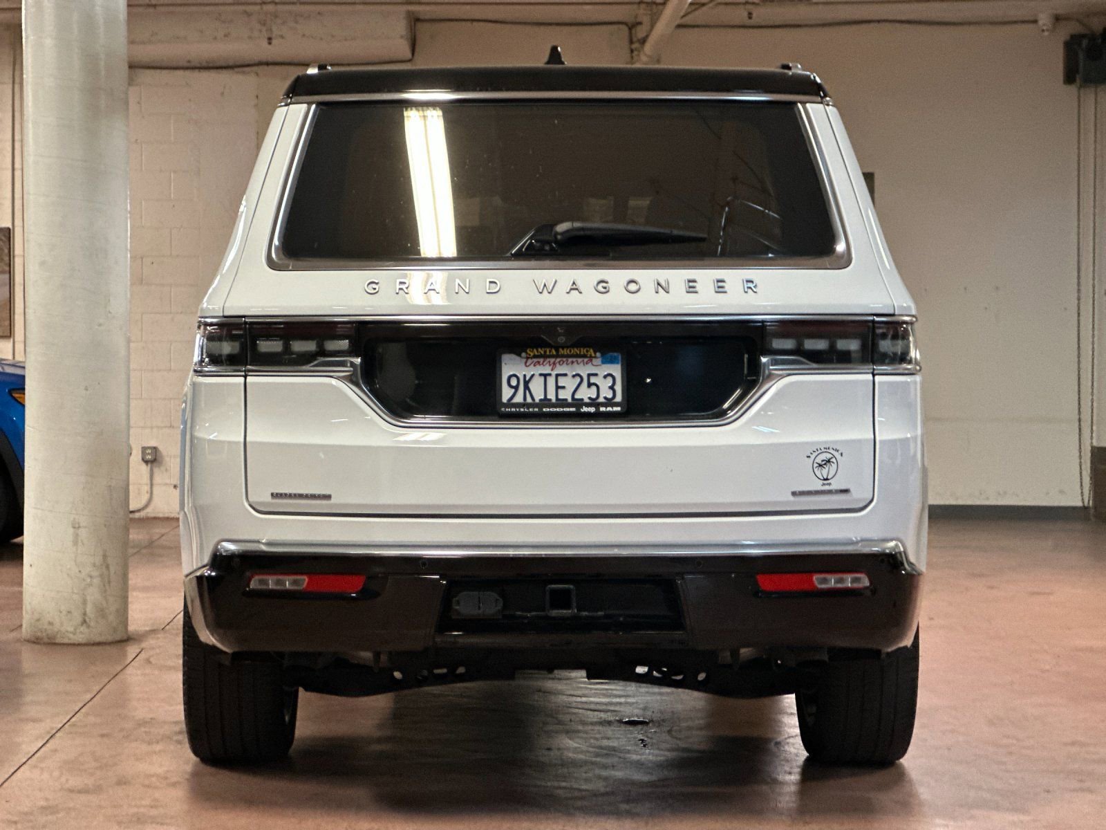 Certified 2023 Jeep Grand Wagoneer Series III AWD/4WD image 4