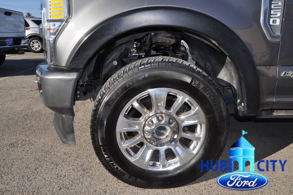 Used 2021 Ford F250 Limited image 9