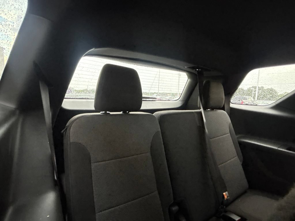 Used 2023 Chevrolet Traverse LT FWD image 28
