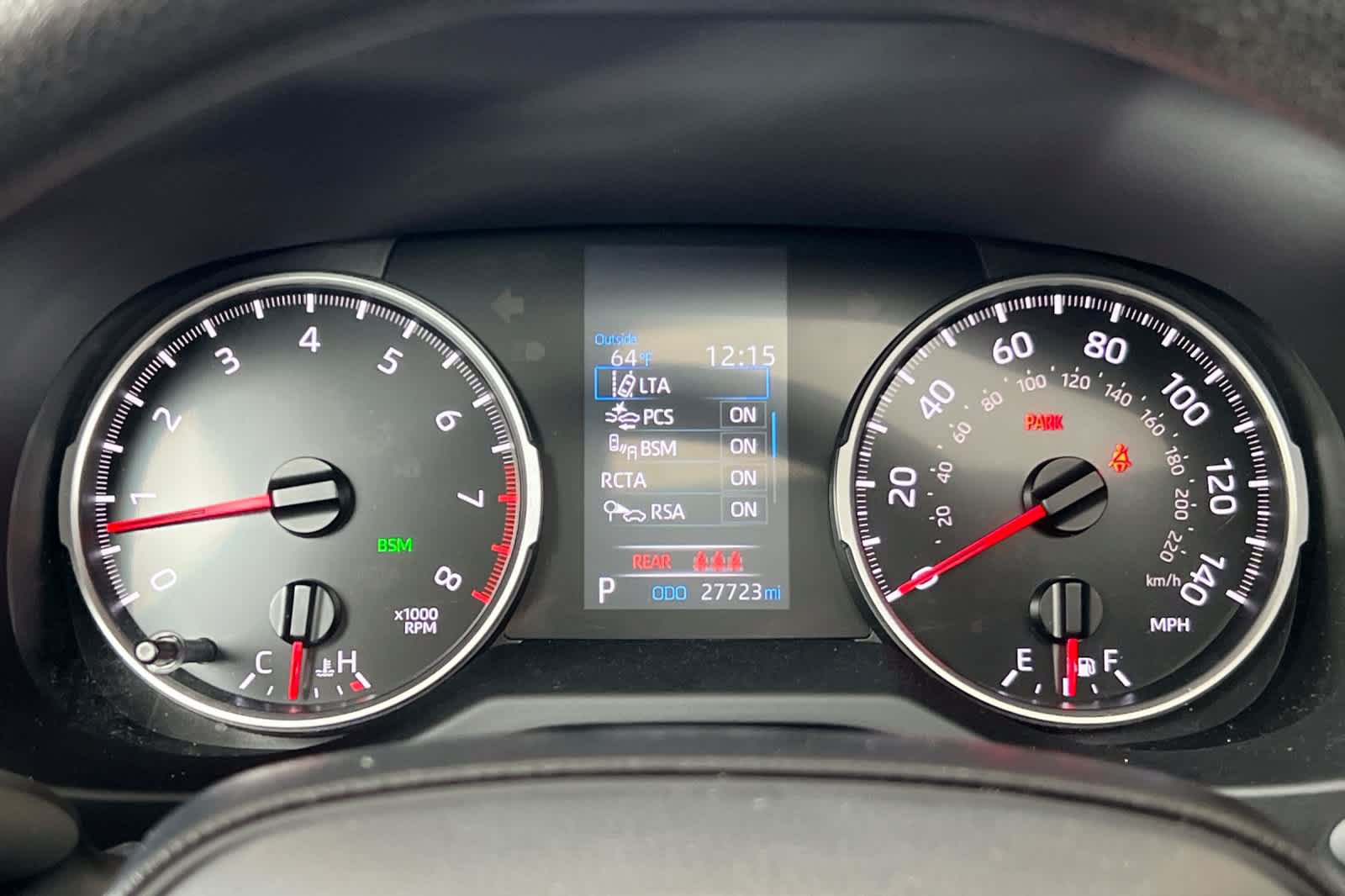 Used 2021 Toyota RAV4 XLE w/ Convenience Package FWD image 28