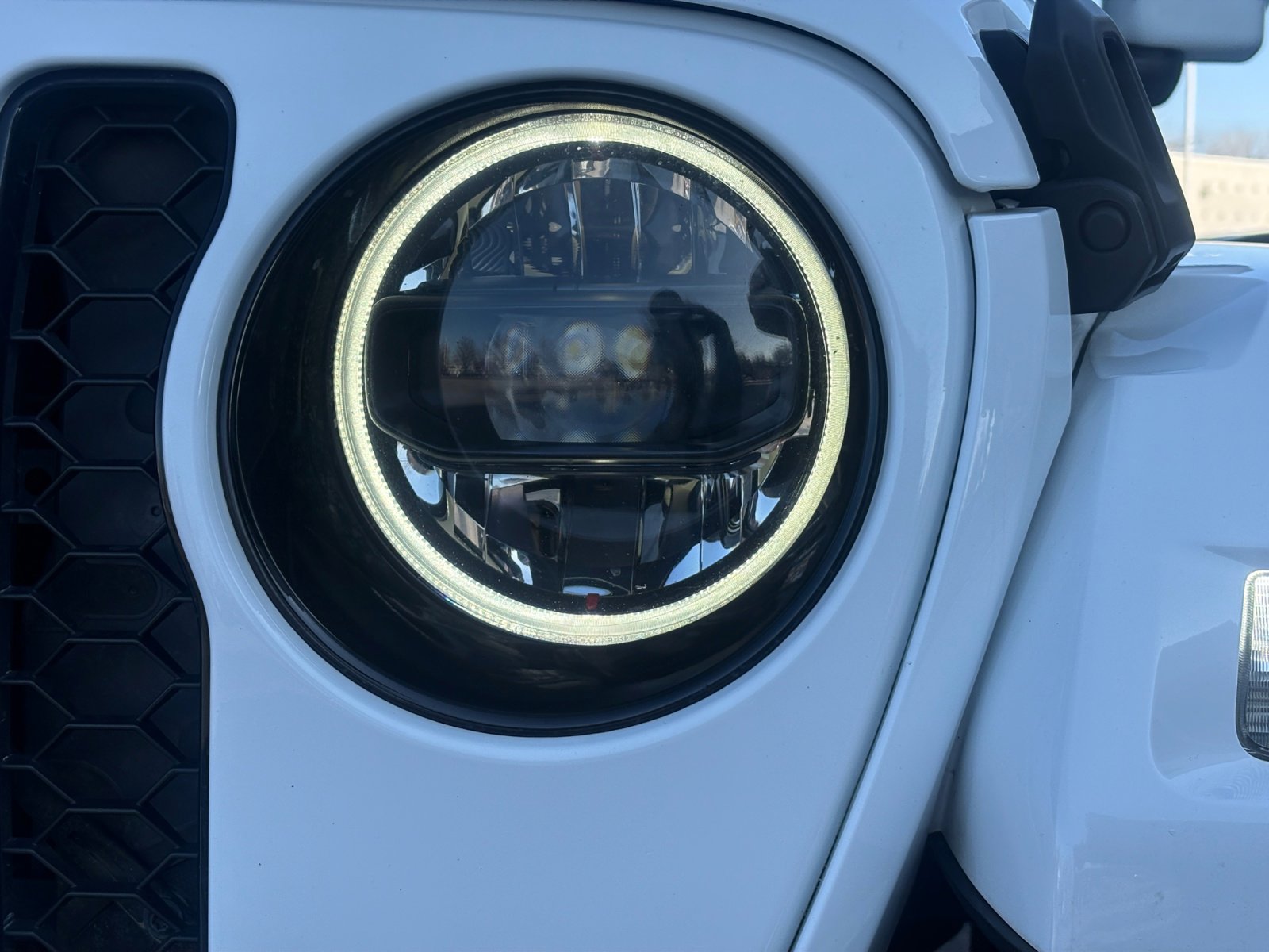 Used 2023 Jeep Gladiator Overland image 9