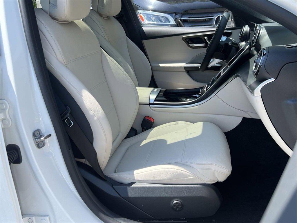 Used 2025 Mercedes-Benz C 300 4MATIC Sedan image 26