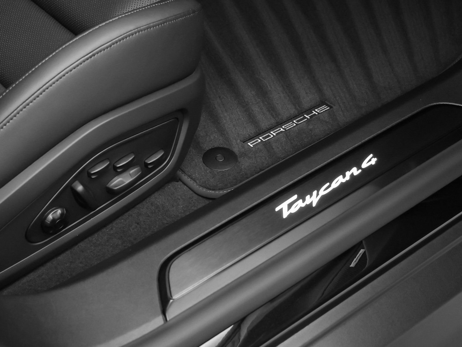 New 2026 Porsche Taycan image 21