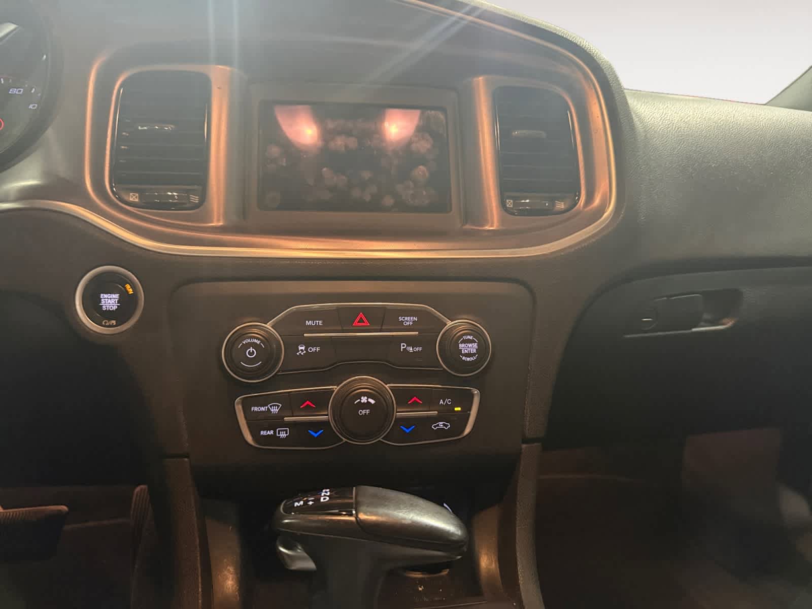 Used 2020 Dodge Charger SXT w/ Blacktop Package RWD image 12