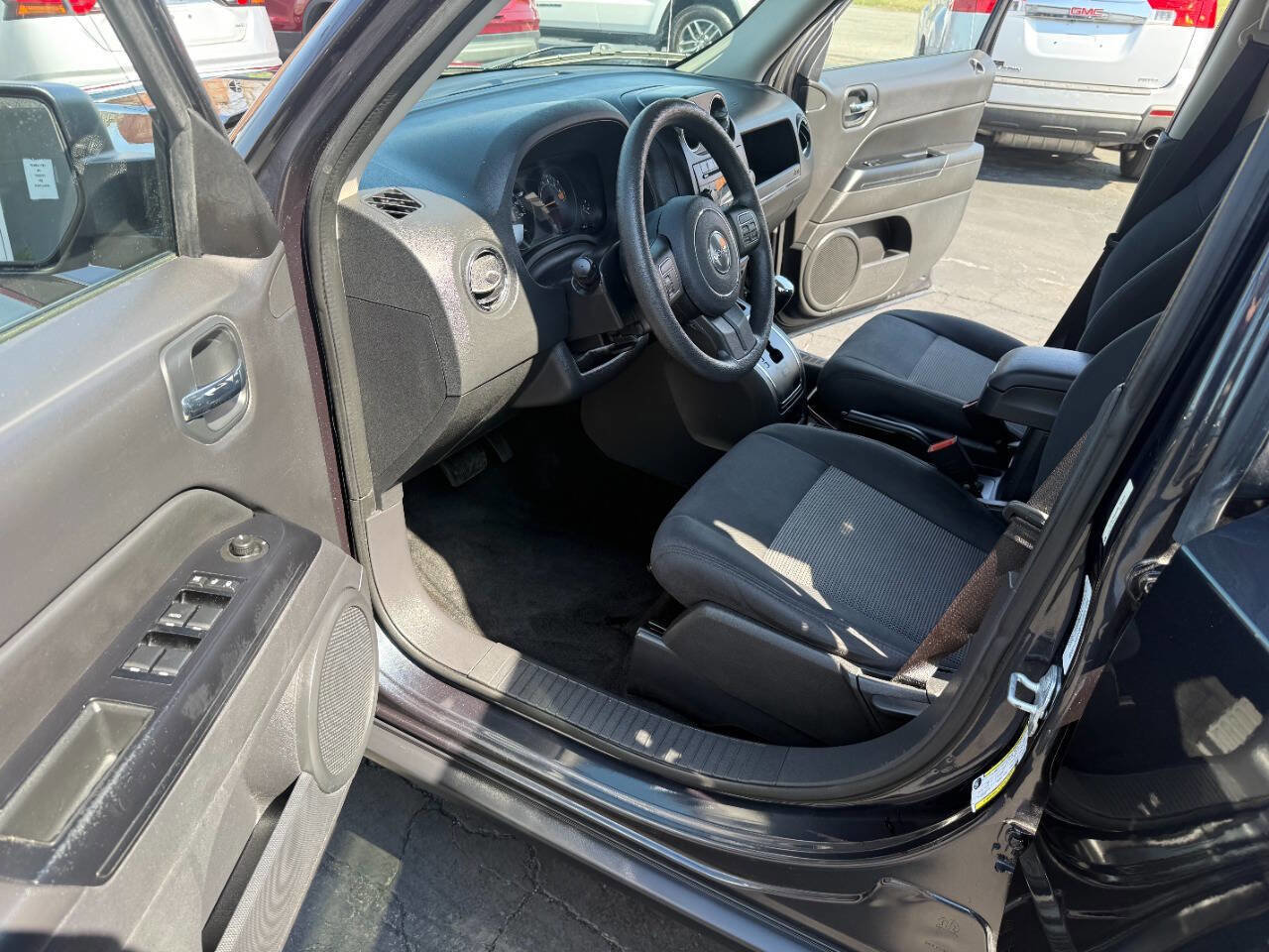 Used 2014 Jeep Patriot Sport w/ Power Value Group AWD/4WD image 10