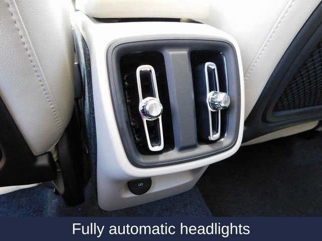 New 2025 Volvo XC40 B5 Ultra w/ Protection Package image 20