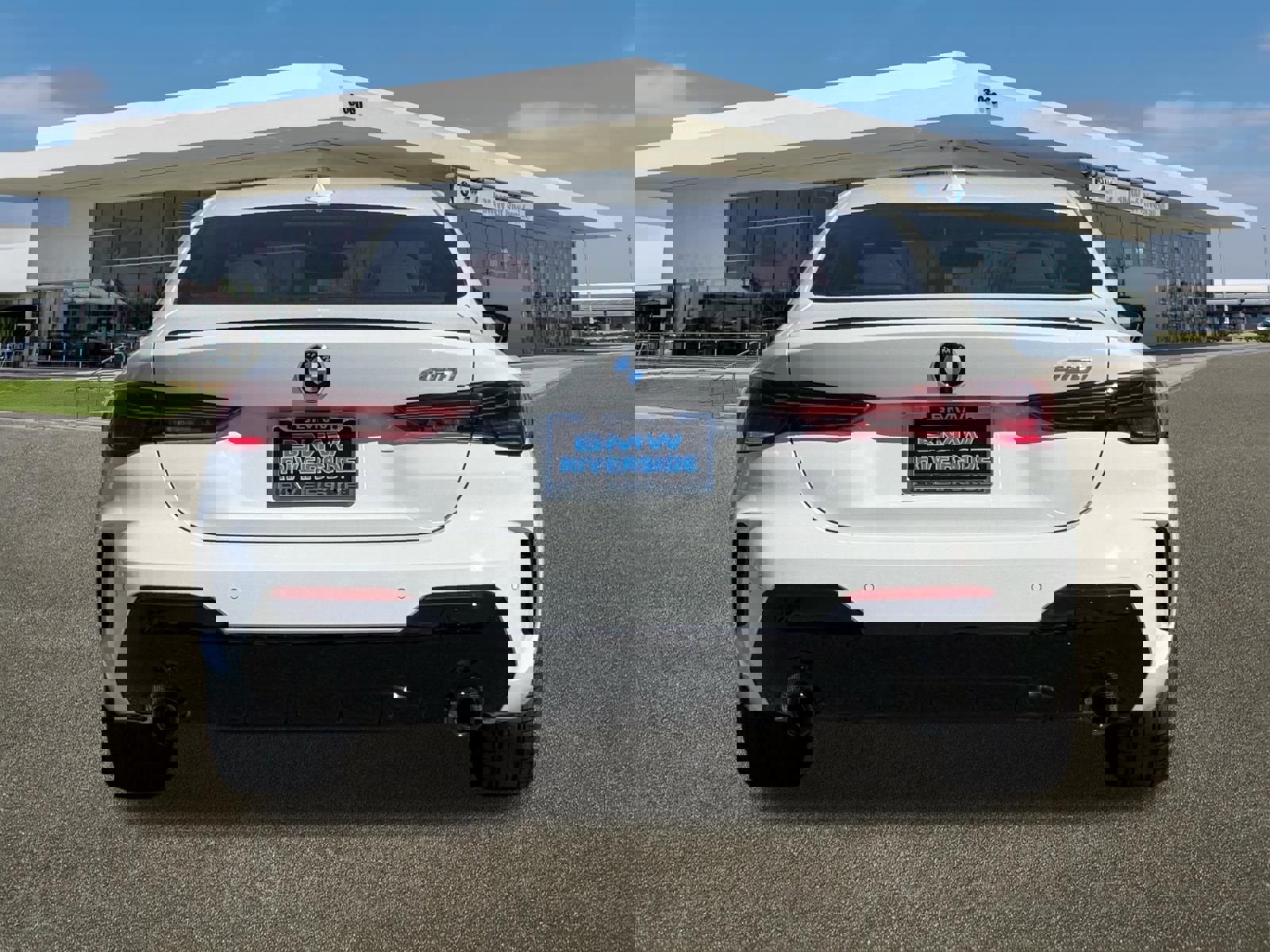 New 2026 BMW 430i Coupe w/ M Sport Package image 9