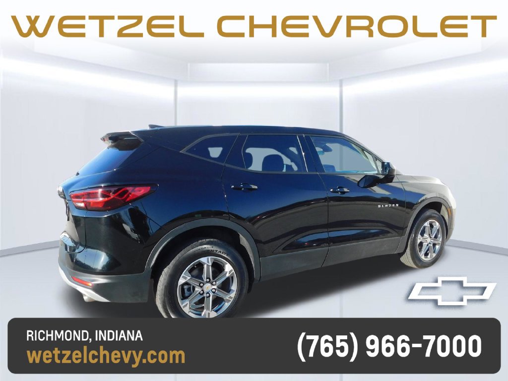 Certified 2025 Chevrolet Blazer LT AWD/4WD image 3