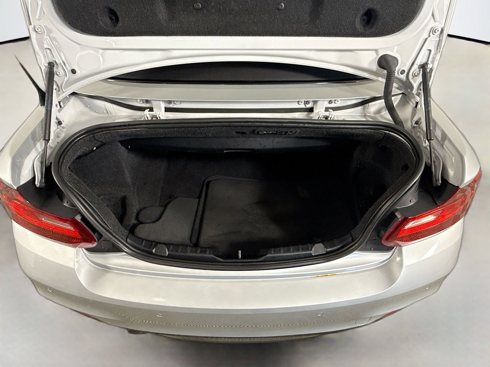 Used 2016 BMW M235i Convertible image 29